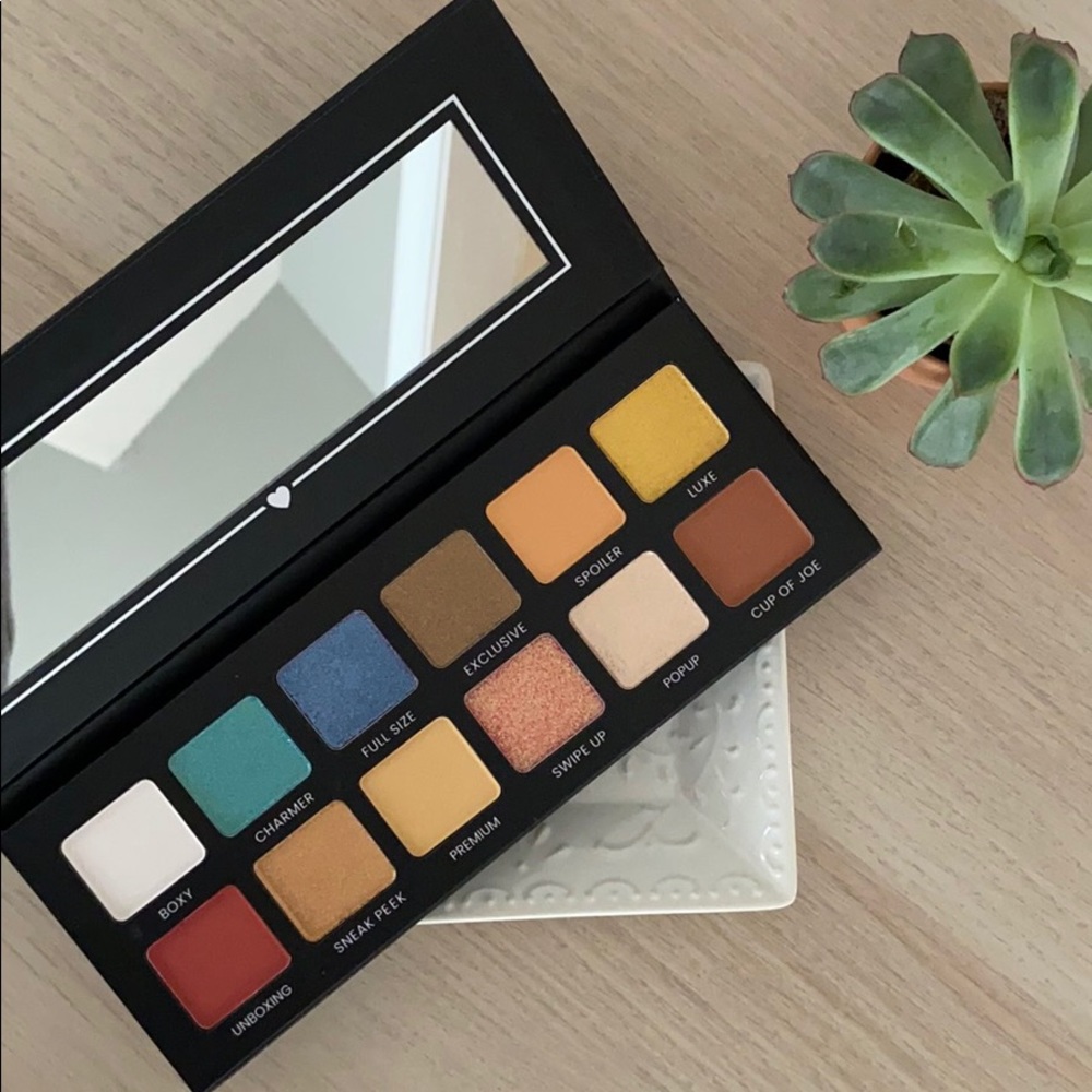 Boxy Charm Signature Palette